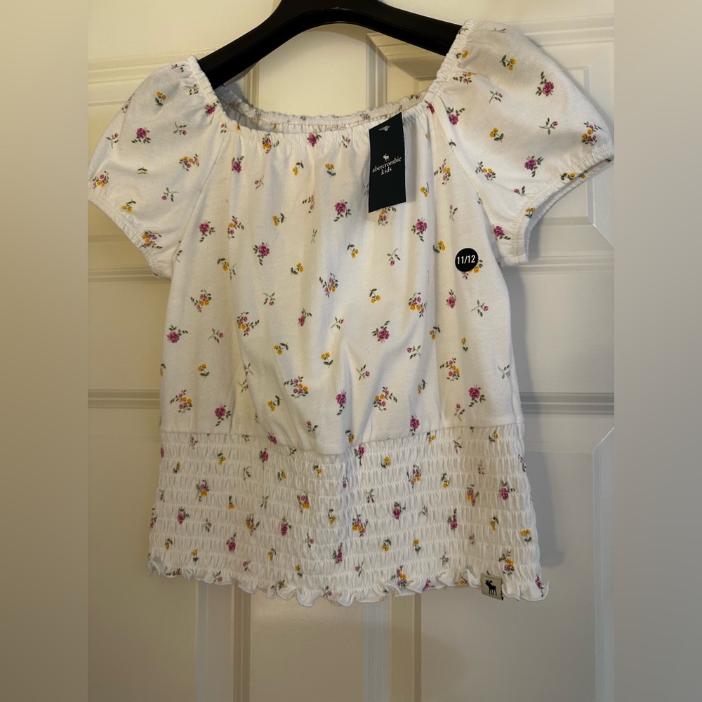 Girls Abercrombie and fitch white floral smock top